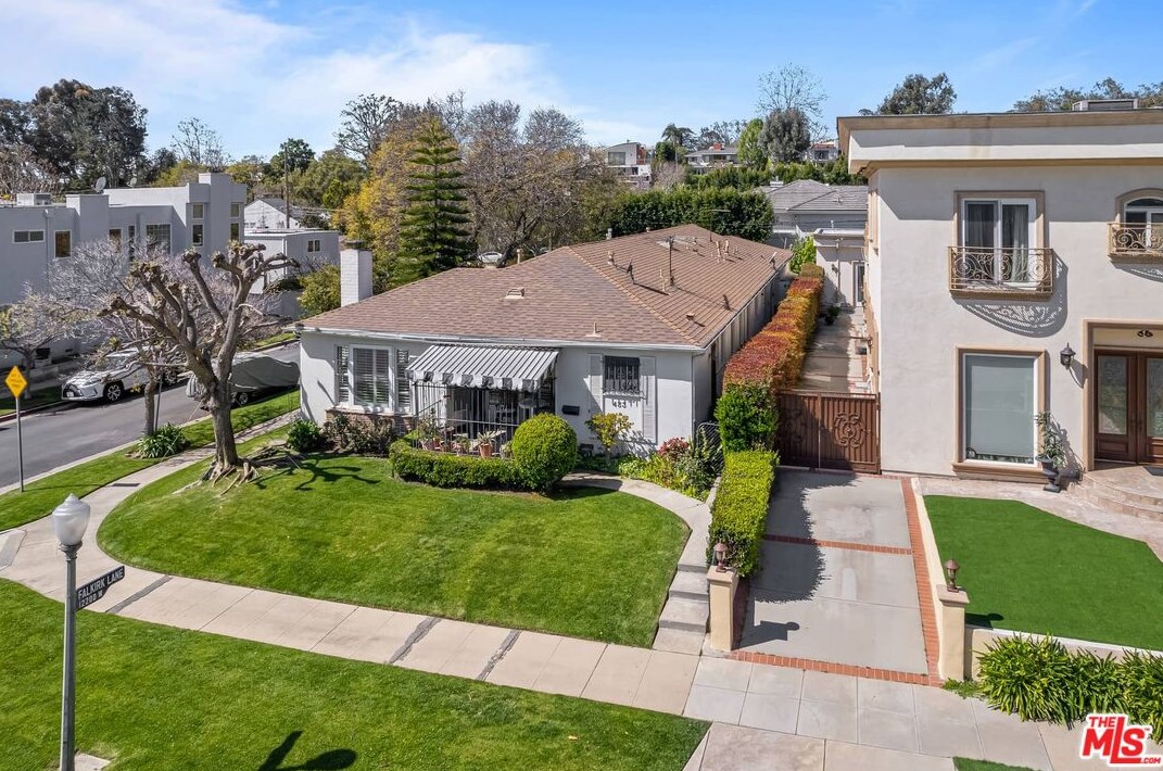 12203 Falkirk Ln, Los Angeles, CA 90049-4003