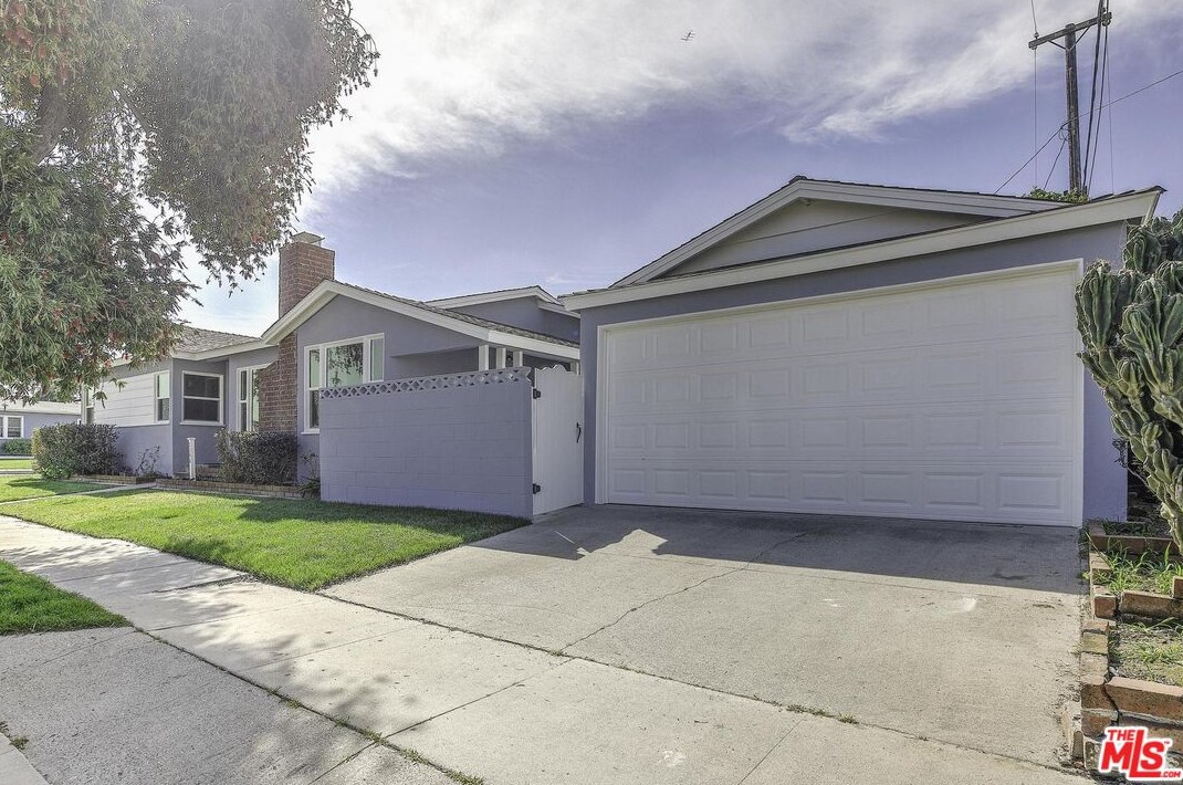 2306 W 237th St, Torrance, CA 90501