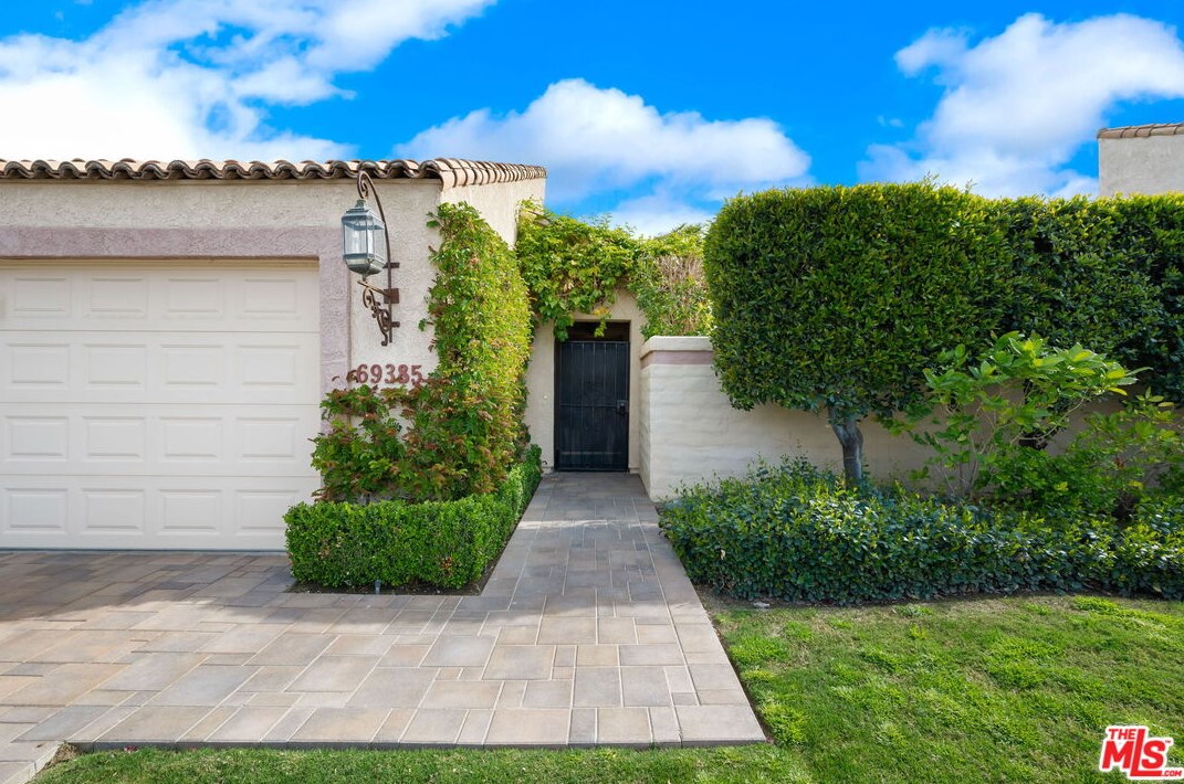69385 Avenida De Las Montanas, Cathedral City CA  92234-1596 exterior