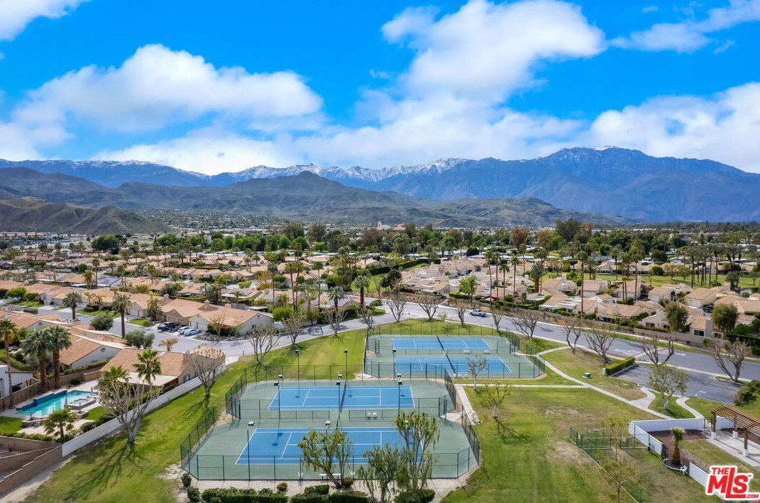 69385 Avenida De Las Montanas, Cathedral City CA  92234-1596 exterior