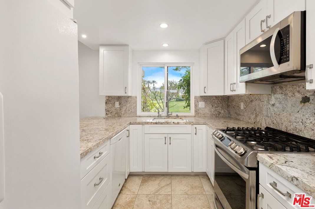 69385 Avenida De Las Montanas, Cathedral City CA  92234-1596 exterior