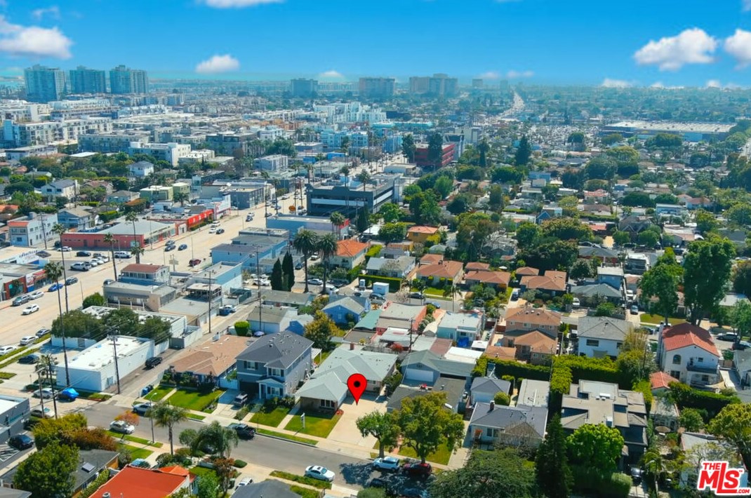 3955 Lyceum Ave, Los Angeles CA  90066-4126 exterior