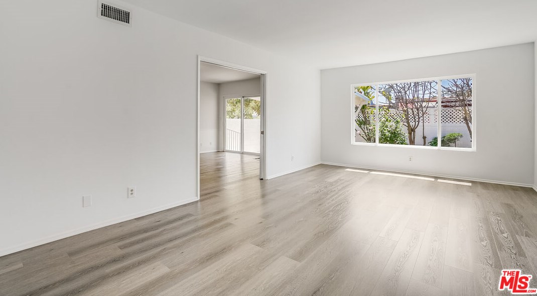 3955 Lyceum Ave, Los Angeles CA  90066-4126 exterior