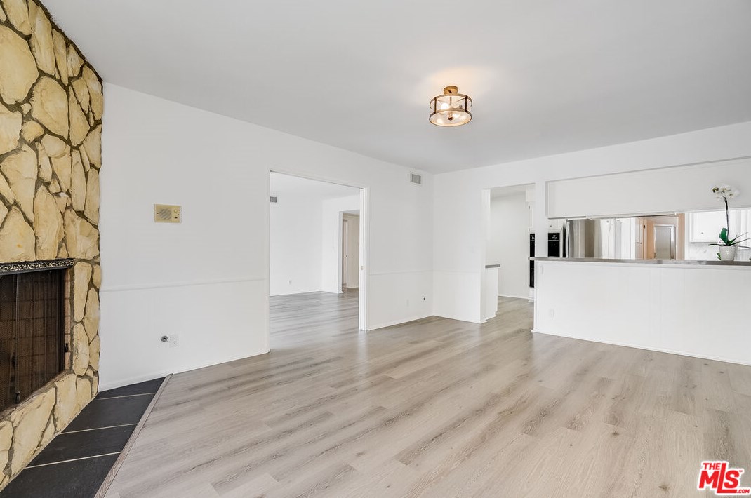 3955 Lyceum Ave, Los Angeles CA  90066-4126 exterior