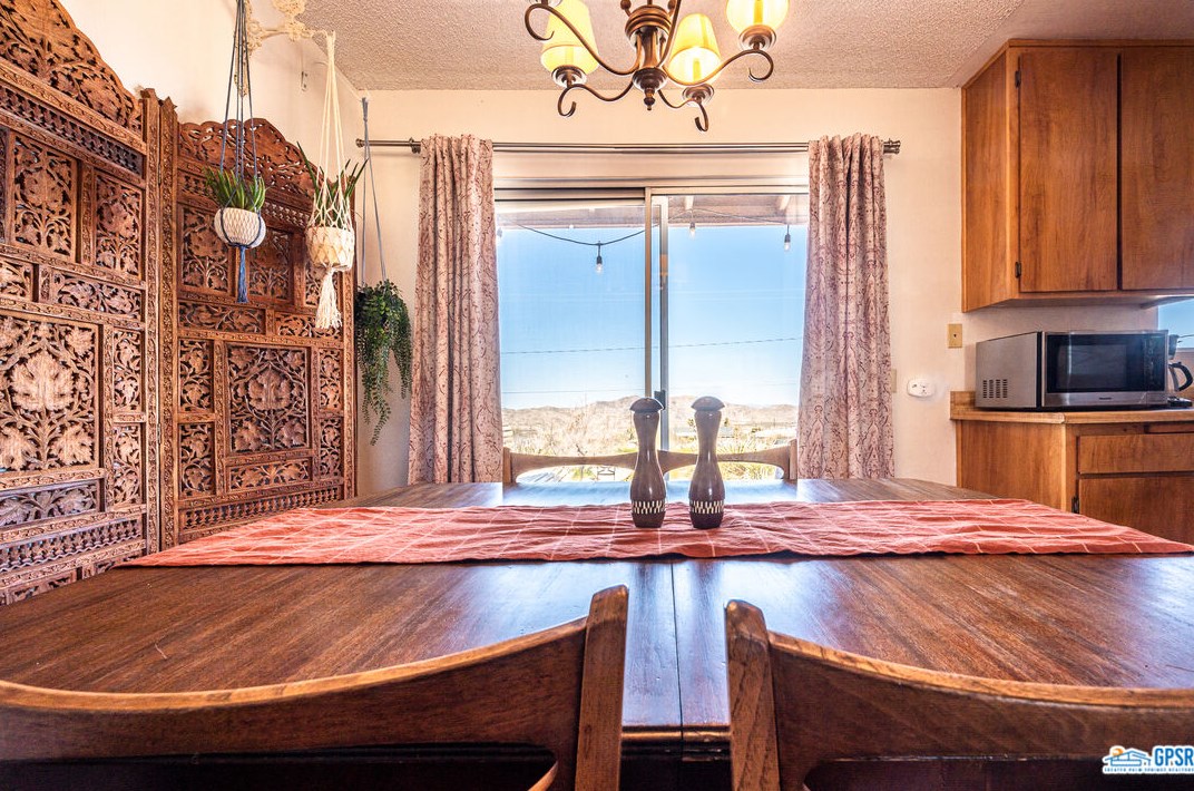 60668 La Mirada Trl, Joshua Tree CA  92252-2859 exterior