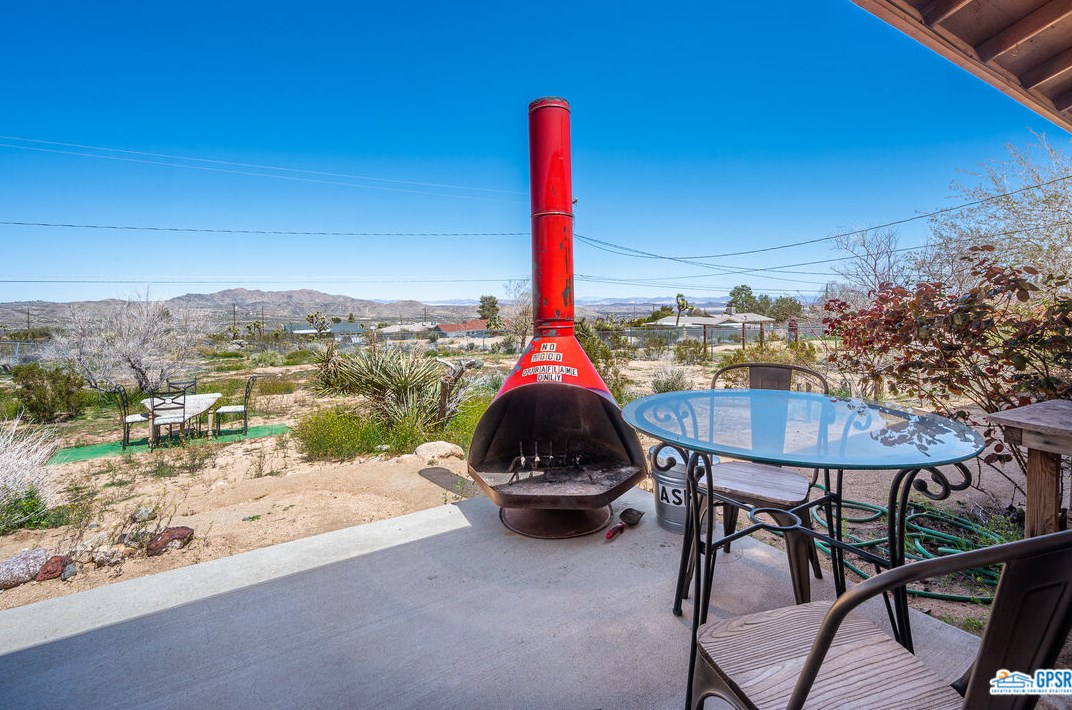 60668 La Mirada Trl, Joshua Tree CA  92252-2859 exterior