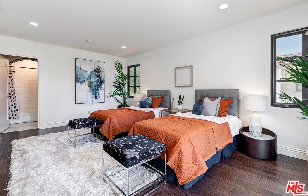 701 Thayer Ave, Los Angeles CA  90024-3309 exterior