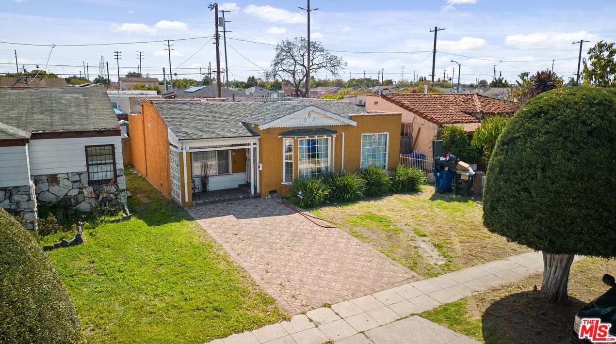 806 93rd St, Los Angeles, CA 90002-1901