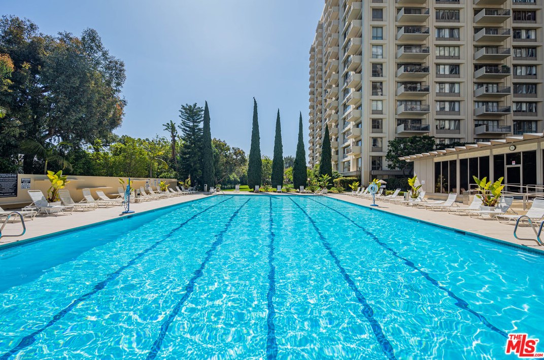 2160 Century Park, Los Angeles CA  90067-2244 exterior
