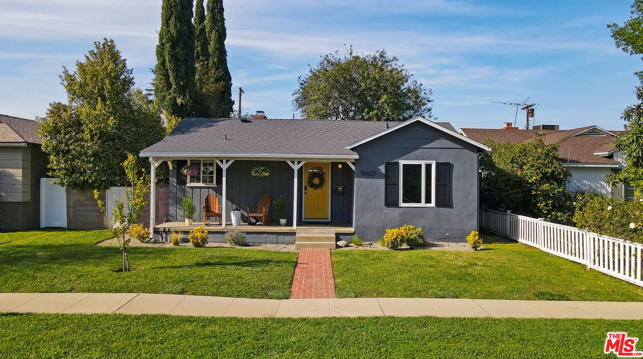 15027 Hartland St, Van Nuys, CA 91405
