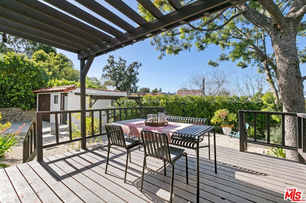 4761 Frieda Dr, Los Angeles CA  90065-4112 exterior