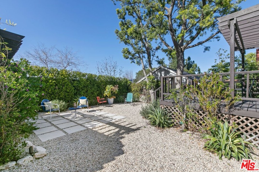 4761 Frieda Dr, Los Angeles CA  90065-4112 exterior