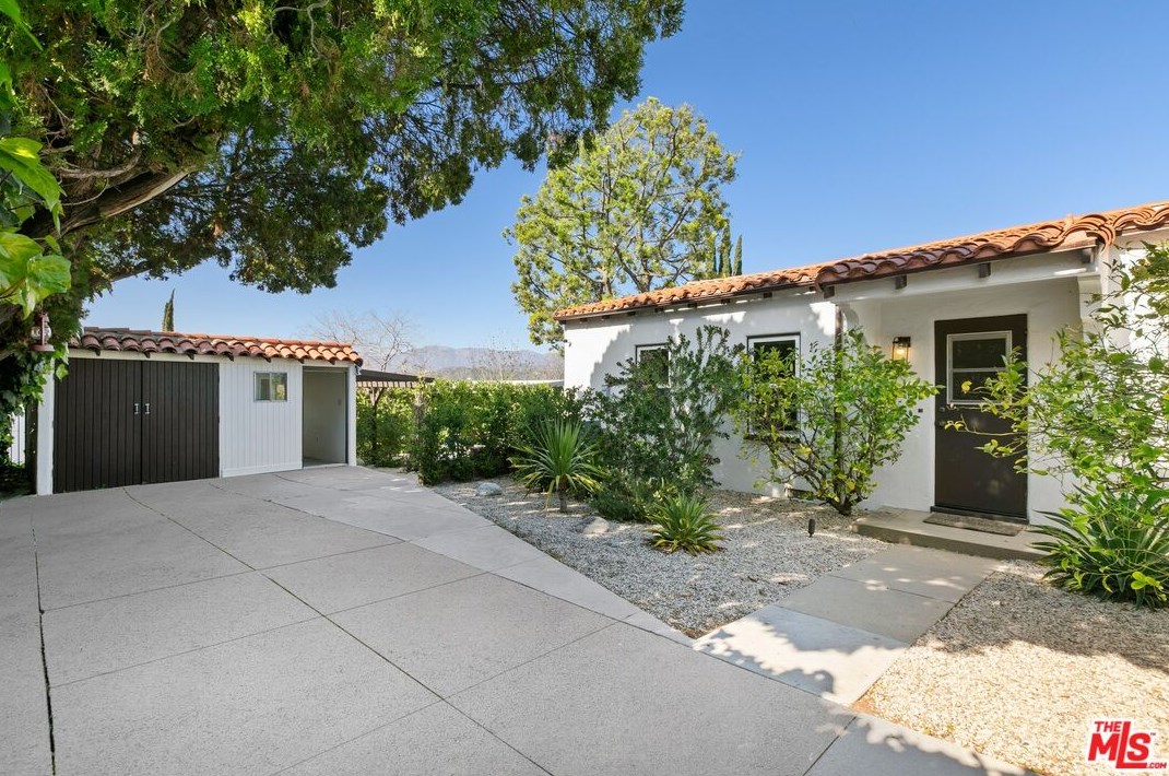 4761 Frieda Dr, Los Angeles CA  90065-4112 exterior