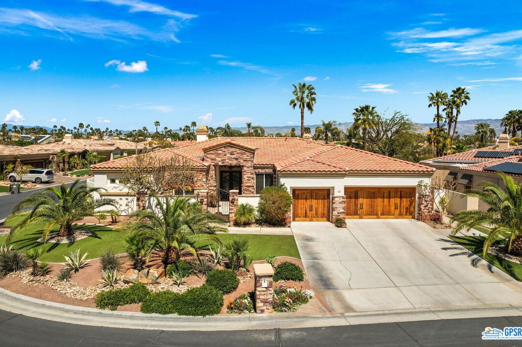 50 Laken Ln, Palm Desert, CA 92211-8902
