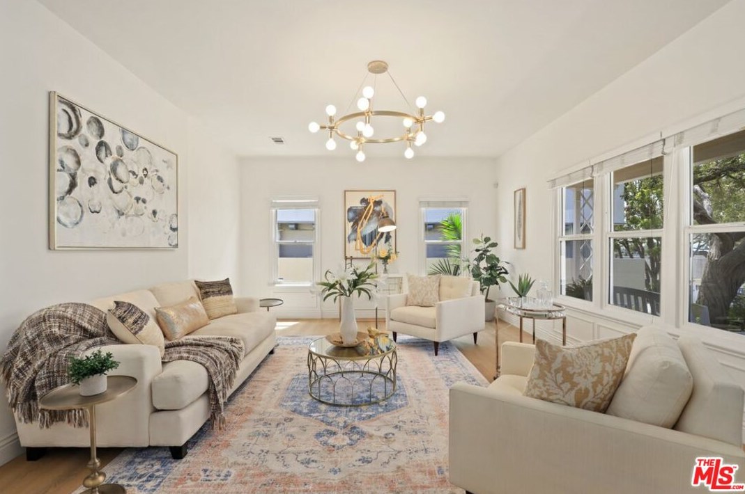 5248 Maymont Dr, Los Angeles, CA 90043-1516