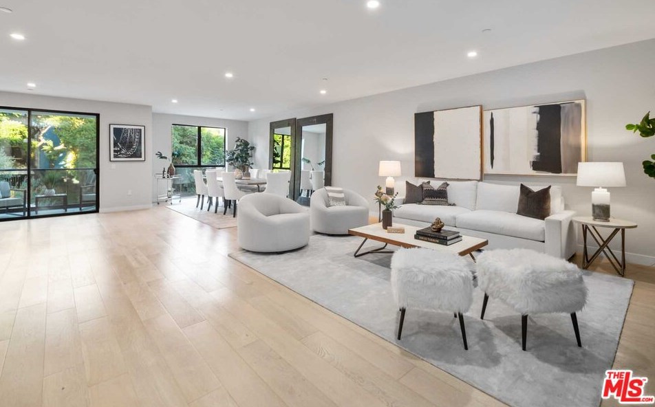 825 Croft Ave, Los Angeles CA  90069-4201 exterior