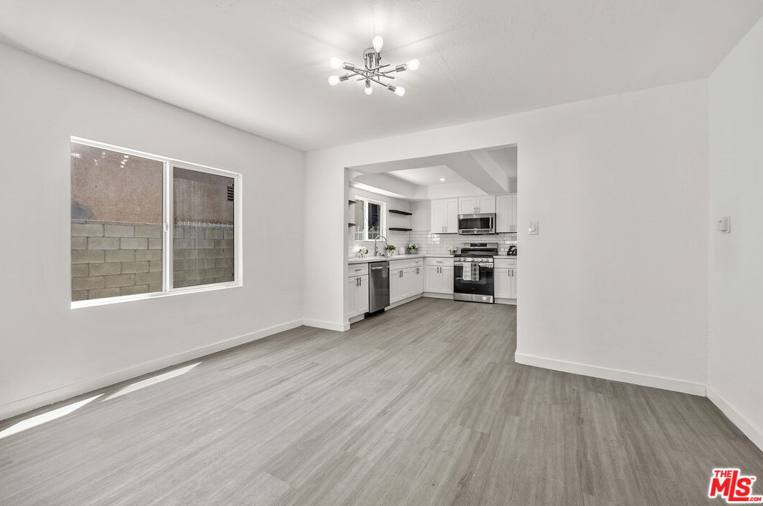 836 105th St, Los Angeles CA  90044-4430 exterior