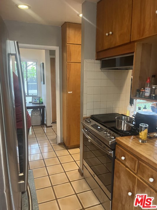 2223 Silver Ridge Ave, Los Angeles CA  90039-3641 exterior