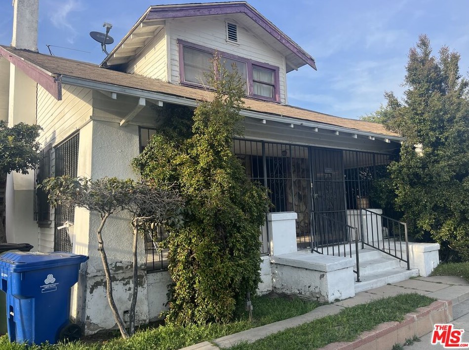 1207 Gage Ave, Los Angeles, CA 90023-3348