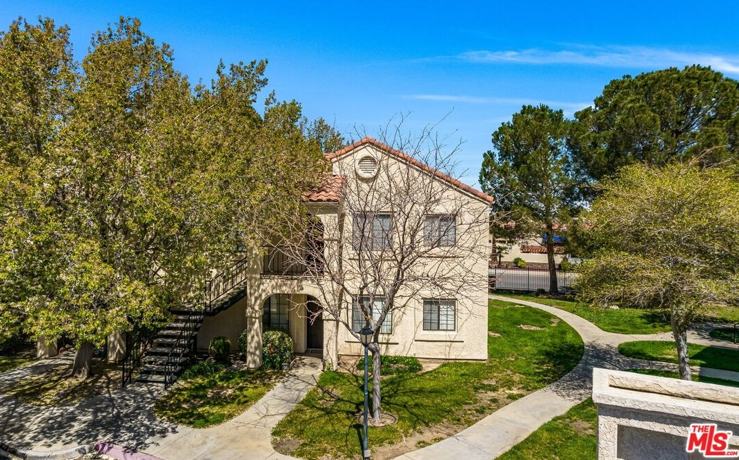 2554 Olive Dr #28, Palmdale, CA 93550