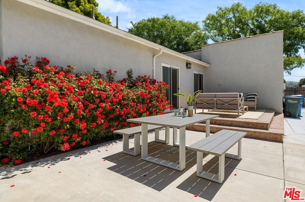 8929 Hubbard St, Los Angeles CA  90232-2403 exterior