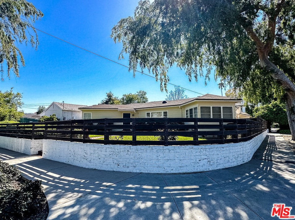 4455 Elmer Ave, North Hollywood, CA 91602