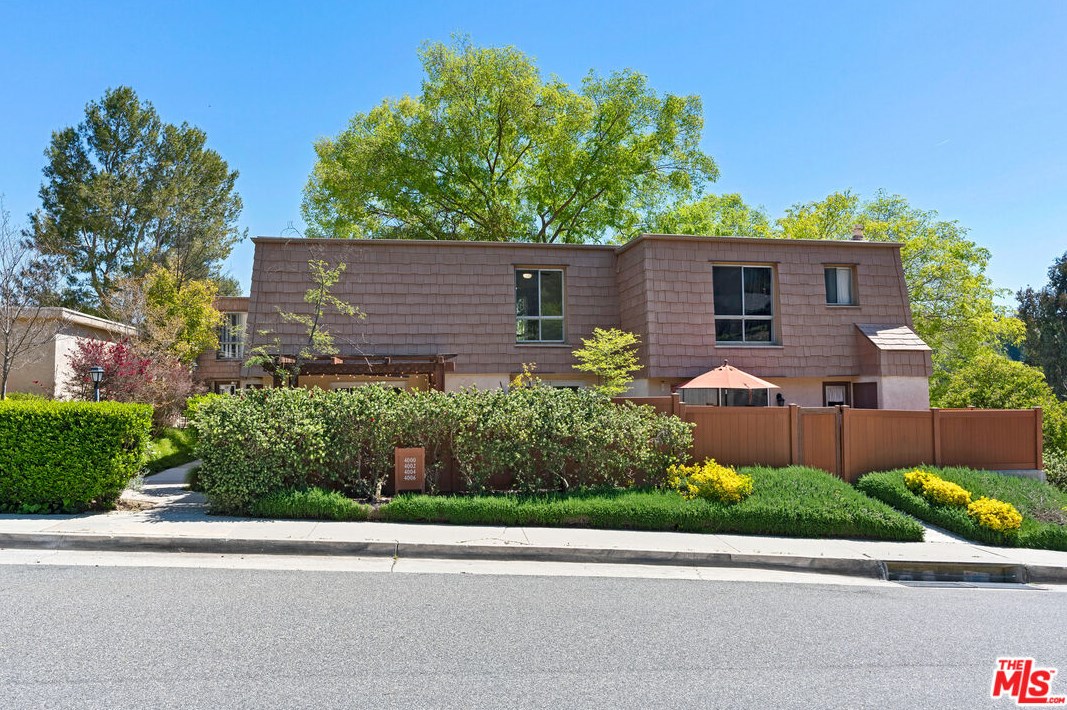 4002 Yankee Dr, Calabasas, CA 91301