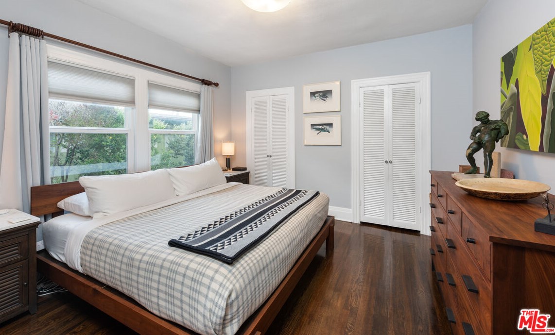1109 Gramercy Dr, Los Angeles CA  90019-3609 exterior
