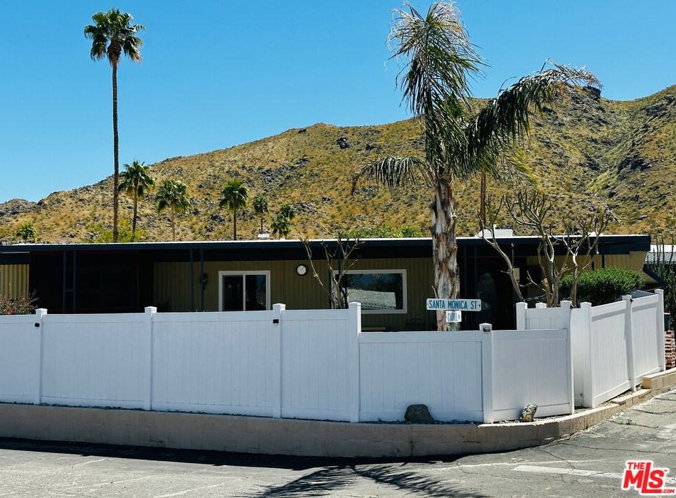 14 Carmel Dr, Palm Springs, CA 92264