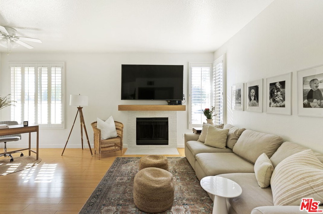 2438 Pleasant Way #e, Thousand Oaks, CA 91362
