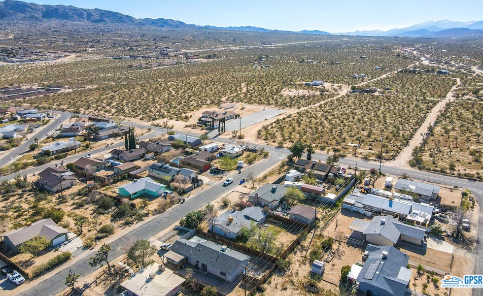 61740 Oleander Dr, Joshua Tree CA  92252-2017 exterior