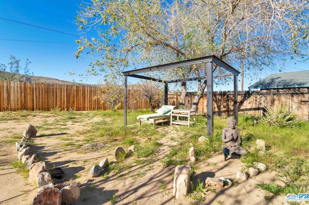 61740 Oleander Dr, Joshua Tree CA  92252-2017 exterior