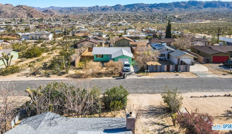 61740 Oleander Dr, Joshua Tree CA  92252-2017 exterior