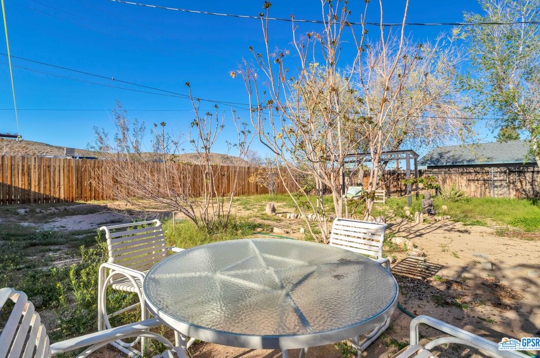 61740 Oleander Dr, Joshua Tree CA  92252-2017 exterior