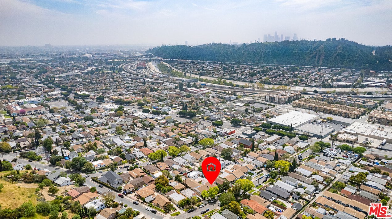3120 Chaucer St, Los Angeles CA  90065-1827 exterior