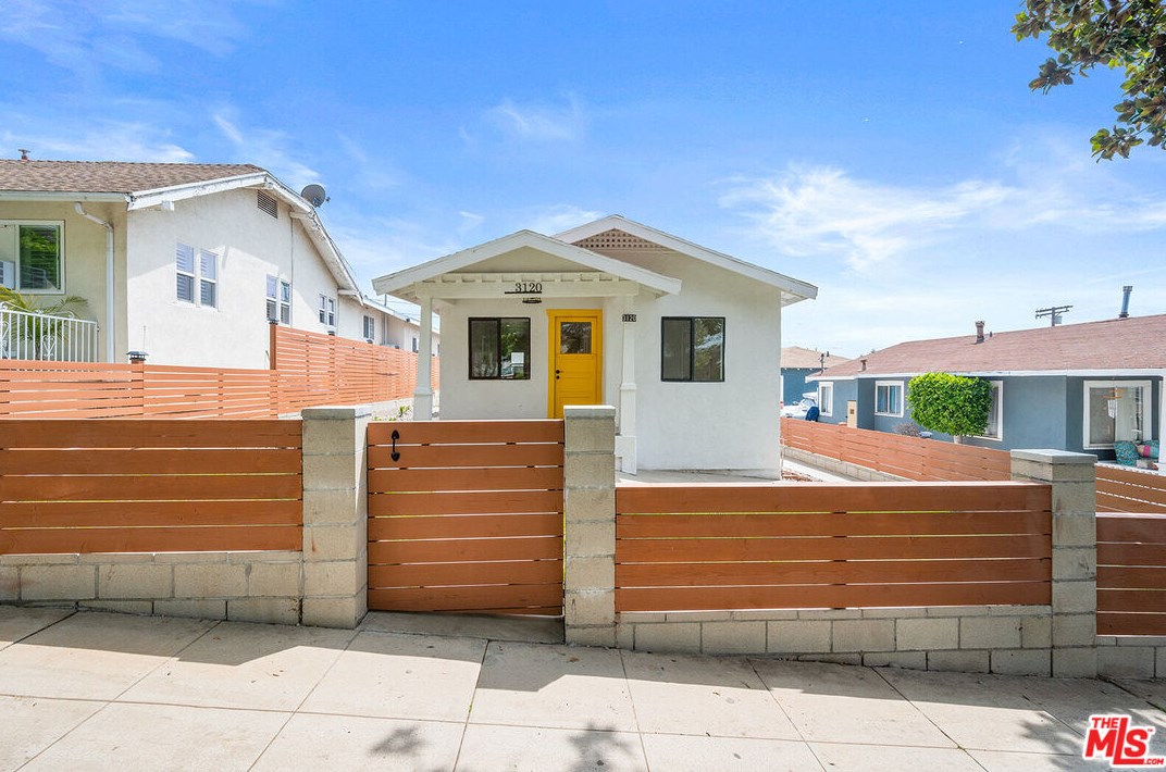 3120 Chaucer St, Los Angeles CA  90065-1827 exterior