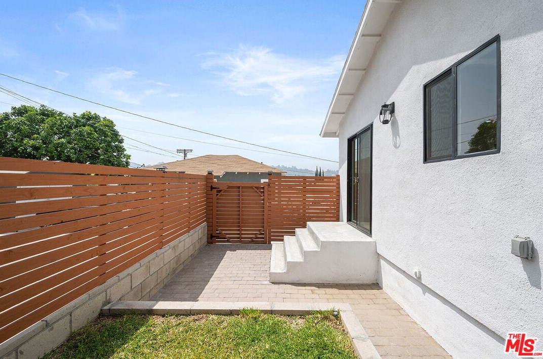 3120 Chaucer St, Los Angeles CA  90065-1827 exterior