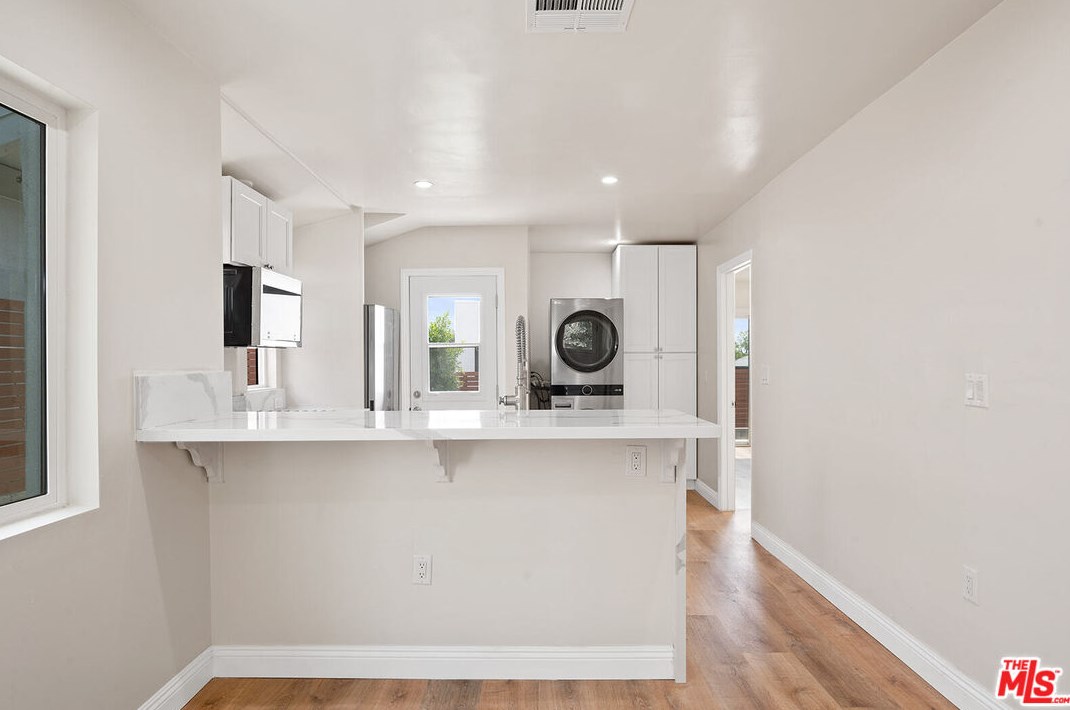 3120 Chaucer St, Los Angeles CA  90065-1827 exterior