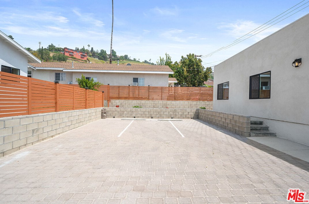 3120 Chaucer St, Los Angeles CA  90065-1827 exterior