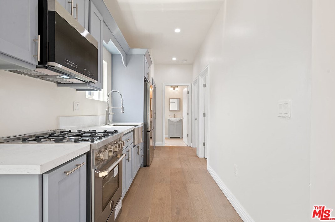 3120 Chaucer St, Los Angeles CA  90065-1827 exterior