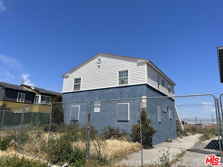 8922 Reading Ave, Los Angeles, CA 90045-4620