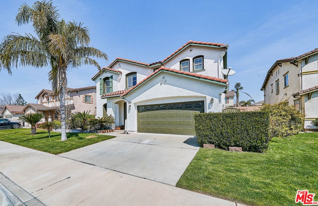 16842 Oakmont Ln, Fontana, CA 92336-1224