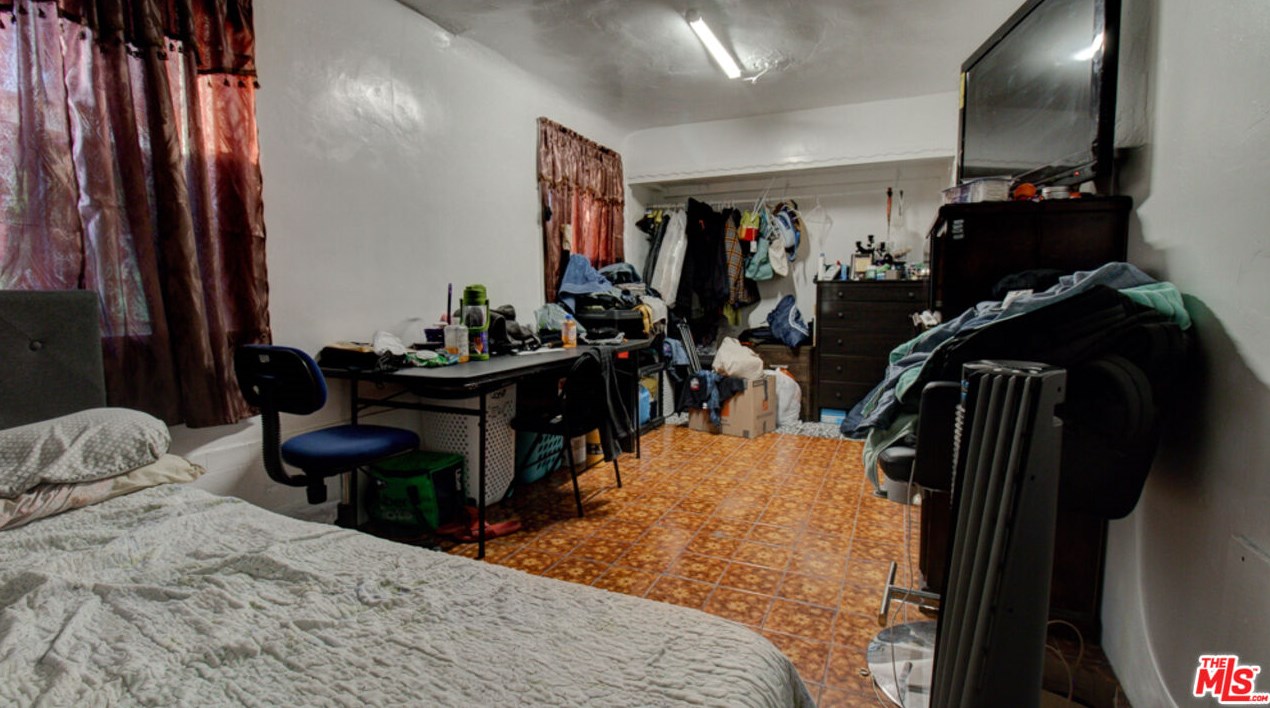 1529 Bonnie Beach Pl, Los Angeles CA  90063-1602 exterior