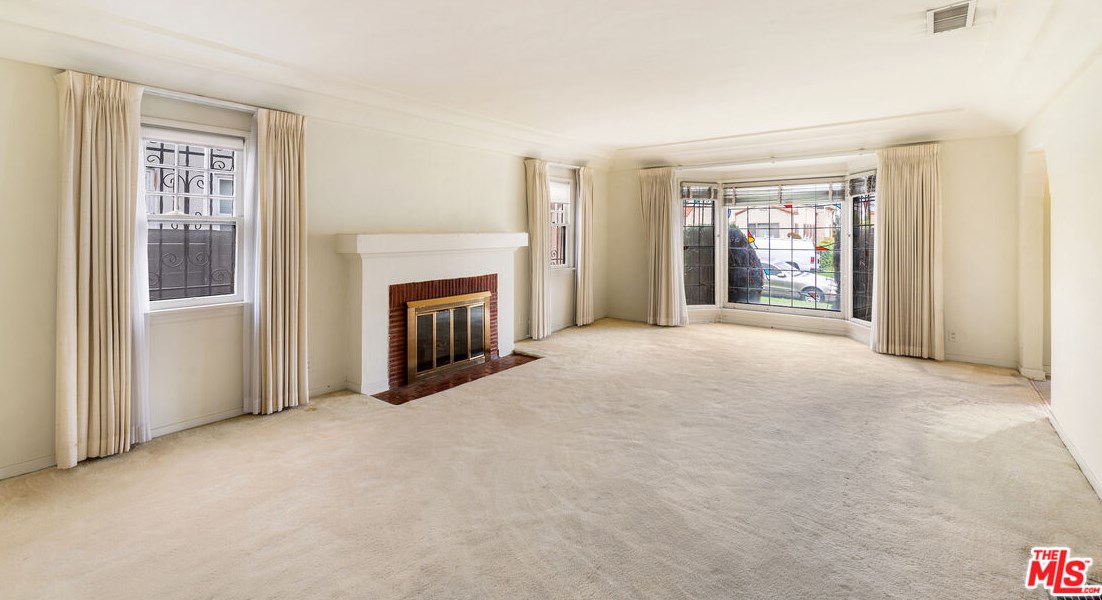 1551 Genesee Ave, Los Angeles, CA 90019-3811
