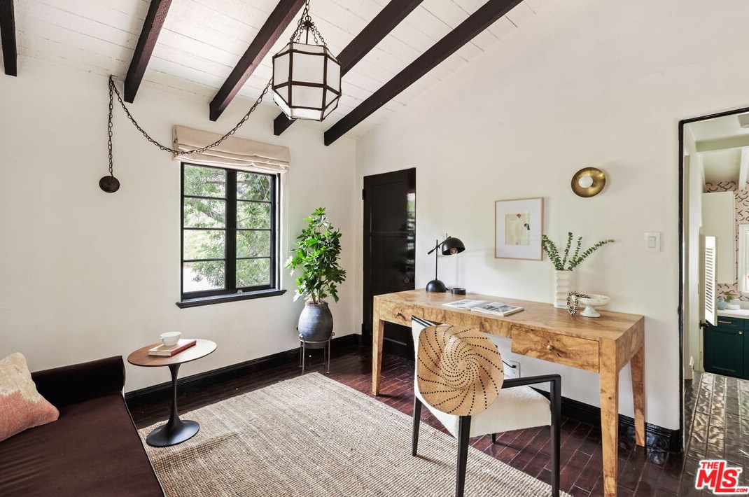 6961 La Presa Dr, Los Angeles CA  90068-3102 exterior