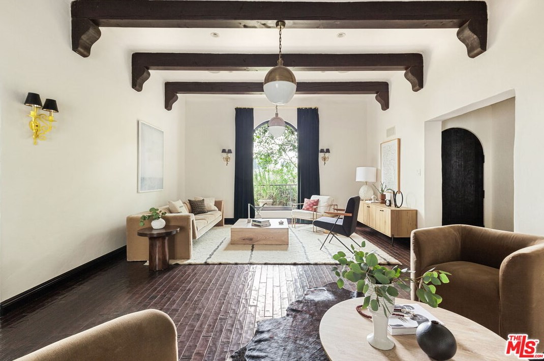 6961 La Presa Dr, Los Angeles CA  90068-3102 exterior