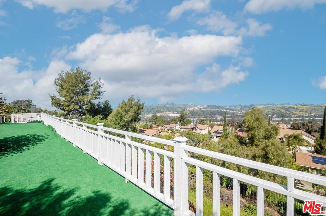 21327 Chirping Sparrow Rd, Pomona CA  91765-3702 exterior