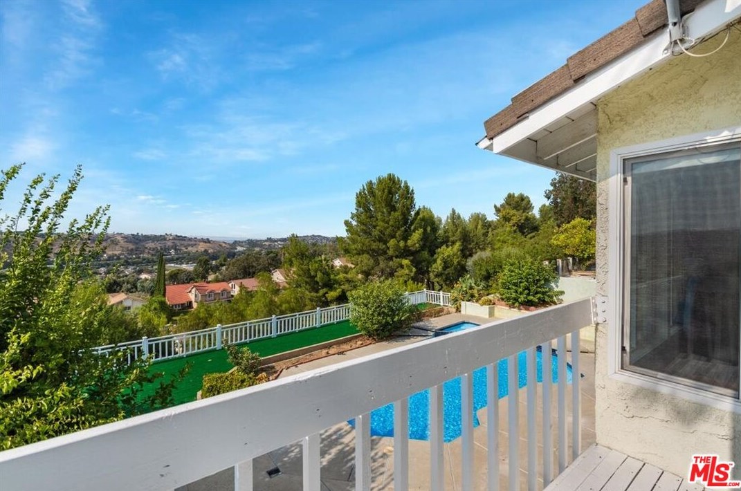 21327 Chirping Sparrow Rd, Pomona CA  91765-3702 exterior