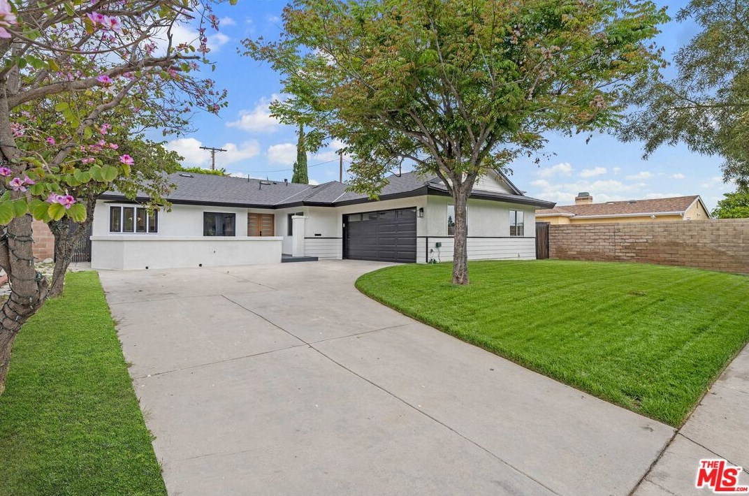 17411 Hiawatha St, San Fernando, CA 91344-6045
