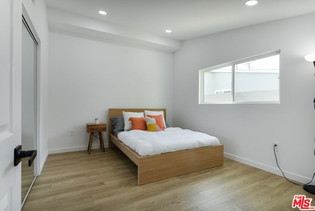 2325 Monta Vista Ave, Santa Ana CA 92704-2828 exterior